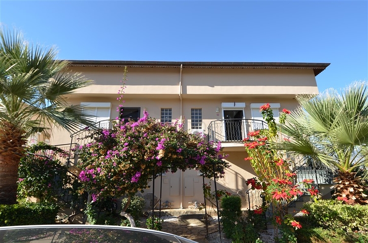 اطلالة بحر - دوبلكس مؤثثة - 3 غرف وصالة - سعر مناسب - كارجي جاك / الانيا 