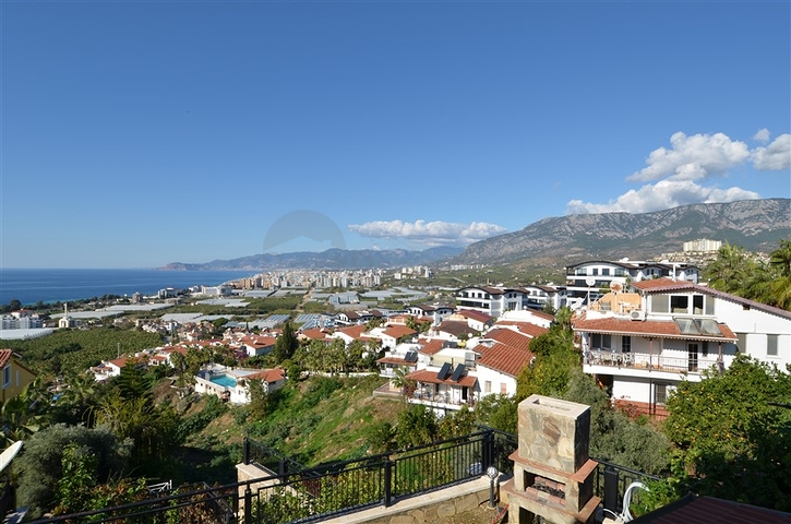 اطلالة بحر - دوبلكس مؤثثة - 3 غرف وصالة - سعر مناسب - كارجي جاك / الانيا 