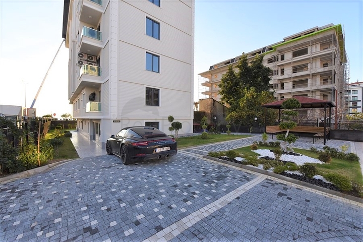 شقق متنوعة باطلالة بحرية ساحرة ضمن مجمع حديث في كاستل / الانيا 