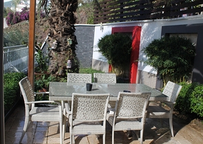 اطلالة بحر وقلعة - شقة عائلية - في مركز الانيا 