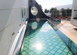 اطلالة بحر وقلعة - شقة عائلية - في مركز الانيا 