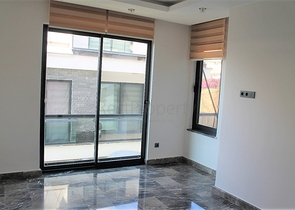 اطلالة بحر وقلعة - شقة عائلية - في مركز الانيا 