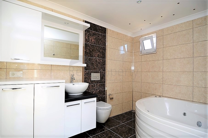 دوبلكس عائلية واسعة في مهموتلار / الانيا 