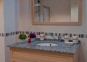 بسعر منافس - شقة غرفتين وصالة مفروشة في منطقة توسمور / الانيا 