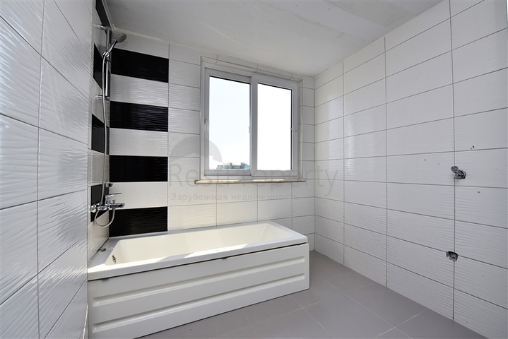 دوبلكس فاخرة - تراس واسع باطلالة بحر - ضمن مجمع سكني في مهموتلار / الانيا 