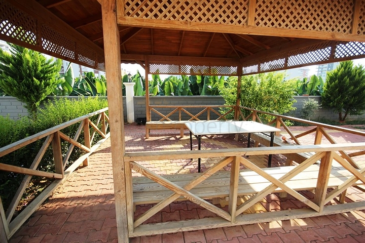 دوبلكس فاخرة - تراس واسع باطلالة بحر - ضمن مجمع سكني في مهموتلار / الانيا 