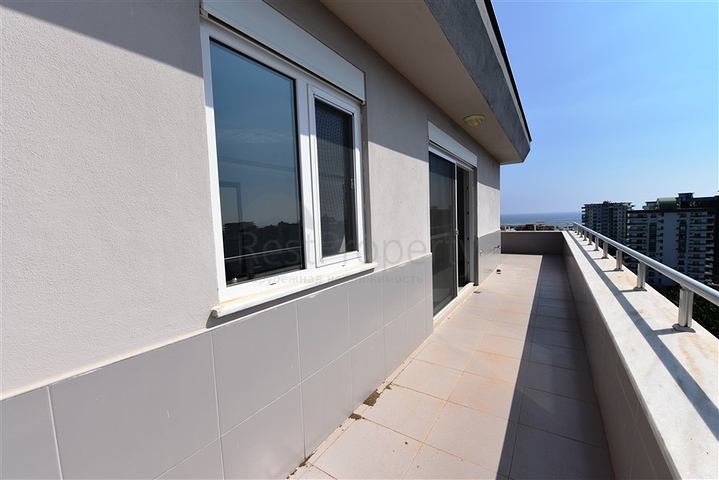 دوبلكس فاخرة - تراس واسع باطلالة بحر - ضمن مجمع سكني في مهموتلار / الانيا 