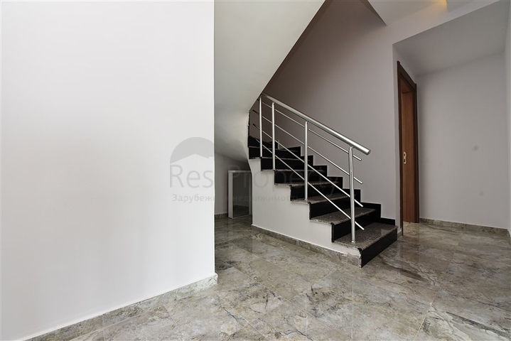 دوبلكس فاخرة - تراس واسع باطلالة بحر - ضمن مجمع سكني في مهموتلار / الانيا 