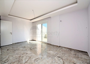 دوبلكس فاخرة - تراس واسع باطلالة بحر - ضمن مجمع سكني في مهموتلار / الانيا 