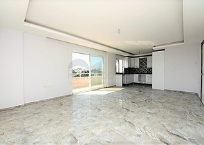 دوبلكس فاخرة - تراس واسع باطلالة بحر - ضمن مجمع سكني في مهموتلار / الانيا 