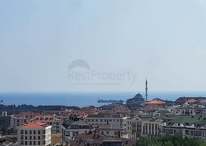 شقق عائلية ضمن مجمع سكني حديث في منطقة بيلك دوزو في اسطنبول 