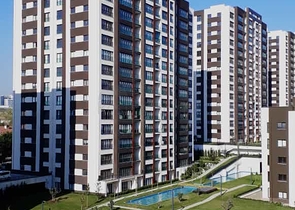 شقق عائلية ضمن مجمع سكني حديث في منطقة بيلك دوزو في اسطنبول 