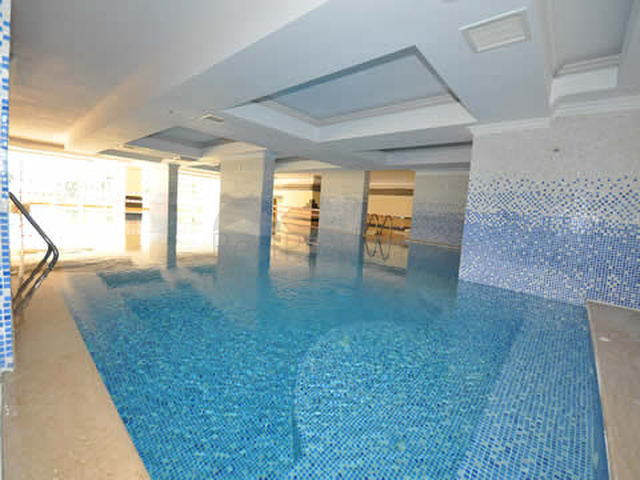 اطلالة ساحرة - شقة عائلية واسعة - ضمن مجمع سكني في الانيا - مهموتلار 