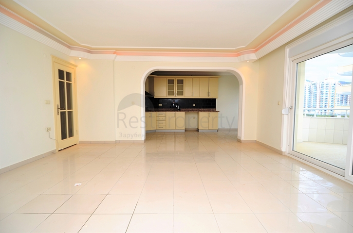 اطلالة ساحرة - شقة عائلية واسعة - ضمن مجمع سكني في الانيا - مهموتلار 