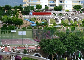 اطلالة ساحرة - شقة عائلية واسعة - ضمن مجمع سكني في الانيا - مهموتلار 