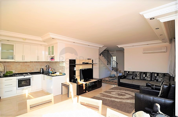 اطلالة بحر - منطقة جبلية هادئة -دوبلكس 3 غرف وصالة - كارجي جاك / الانيا 