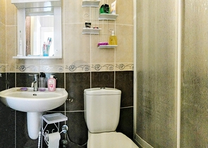 شقه 2 + 1 مفروشه في ليمان كونيالتي 700 م على البحر