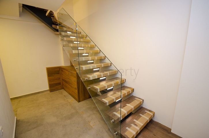 مشروع منتهي في وسط أنطاليا على بعد 150 م من البحر