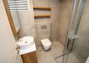 مشروع منتهي في وسط أنطاليا على بعد 150 م من البحر