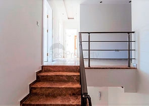 دوبلكس واسعة اربع عرف وصالة ضمن مجمع سكني يضم كافة الخدمات في كاستل / الانيا 