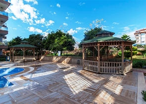 دوبلكس واسعة اربع عرف وصالة ضمن مجمع سكني يضم كافة الخدمات في كاستل / الانيا 