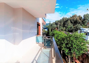 دوبلكس واسعة اربع عرف وصالة ضمن مجمع سكني يضم كافة الخدمات في كاستل / الانيا 