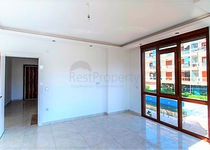 دوبلكس واسعة اربع عرف وصالة ضمن مجمع سكني يضم كافة الخدمات في كاستل / الانيا 