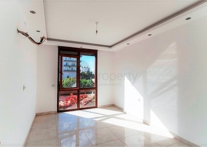 دوبلكس واسعة اربع عرف وصالة ضمن مجمع سكني يضم كافة الخدمات في كاستل / الانيا 