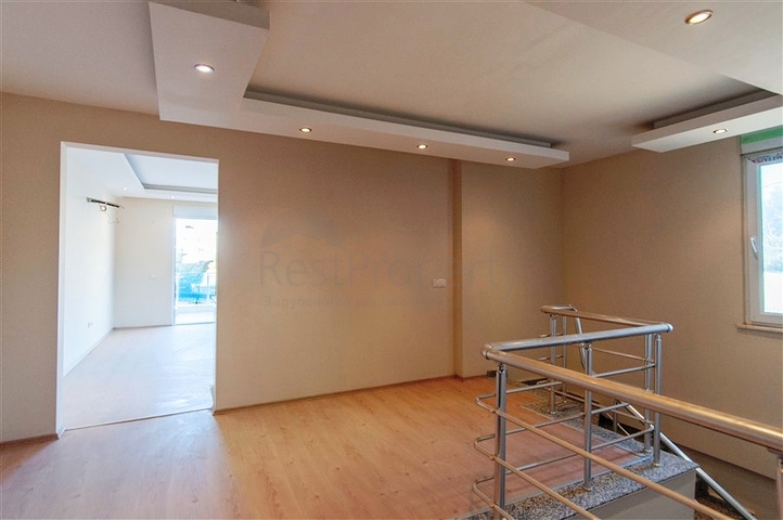 بسعر مميز - دوبلكس ثلاث غرف وصالة ضمن منطقة كاستل الراقية / الانيا 