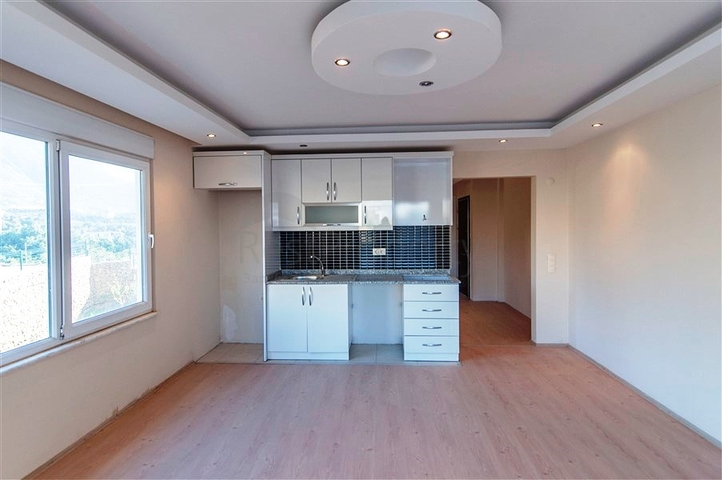 بسعر مميز - دوبلكس ثلاث غرف وصالة ضمن منطقة كاستل الراقية / الانيا 