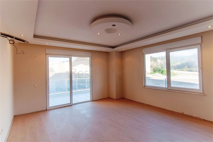 بسعر مميز - دوبلكس ثلاث غرف وصالة ضمن منطقة كاستل الراقية / الانيا 