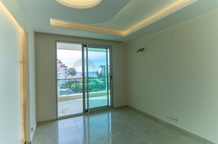 شقة كبيرة بغرفة نوم واحدة في الانيا / كاستل 