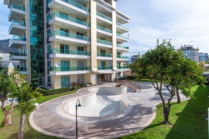 شقة كبيرة بغرفة نوم واحدة في الانيا / كاستل 