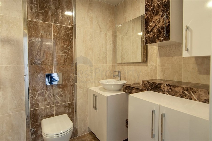 شقة كبيرة بغرفة نوم واحدة في الانيا / كاستل 