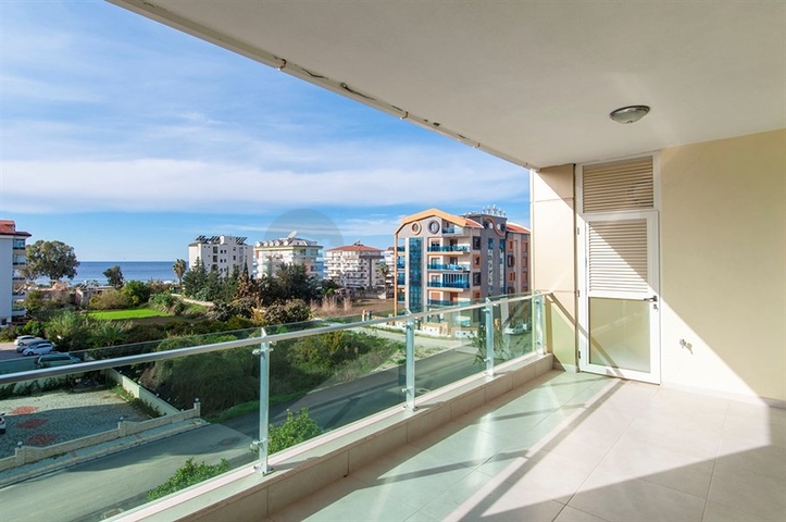 شقة كبيرة بغرفة نوم واحدة في الانيا / كاستل 