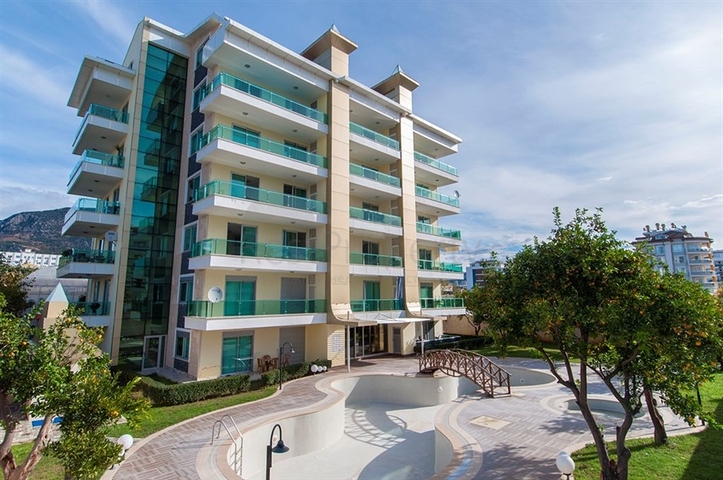 شقة كبيرة بغرفة نوم واحدة في الانيا / كاستل 