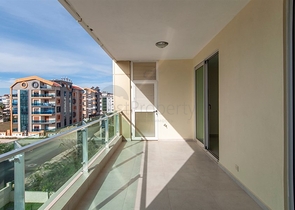 شقة كبيرة بغرفة نوم واحدة في الانيا / كاستل 