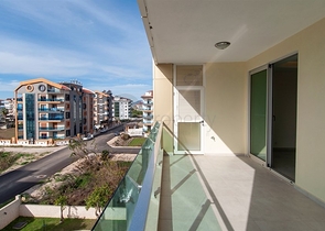 شقة كبيرة بغرفة نوم واحدة في الانيا / كاستل 