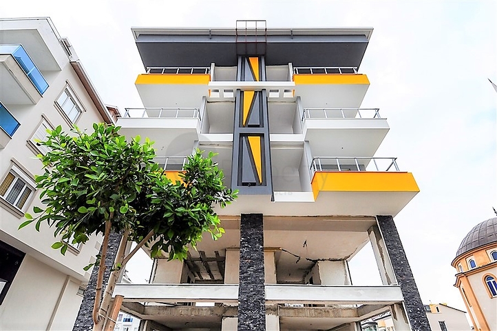 شقق سكنية ضمن بناء جديد في كاستل 