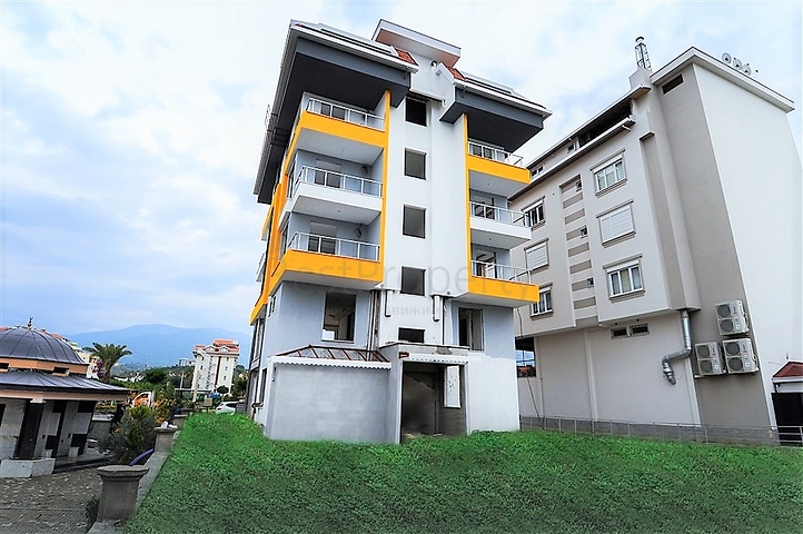 شقق سكنية ضمن بناء جديد في كاستل 