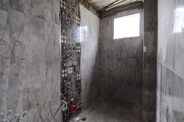 شقق سكنية ضمن بناء جديد في كاستل 