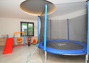 مجمع حديث بالقرب من البحر في الانيا - كارجي جاك 