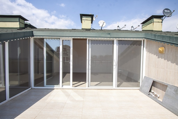 للبيع بشكل مستعجل - دوبلكس اربع غرق وصالة ضمن مجمع سكني في جيكجلي / الانيا 