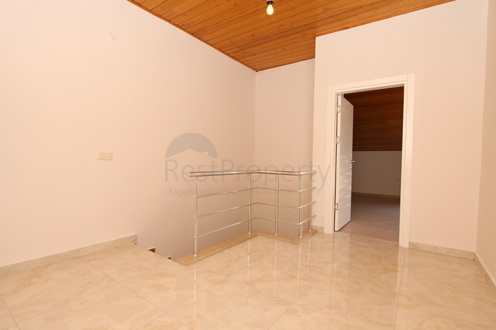 للبيع بشكل مستعجل - دوبلكس اربع غرق وصالة ضمن مجمع سكني في جيكجلي / الانيا 