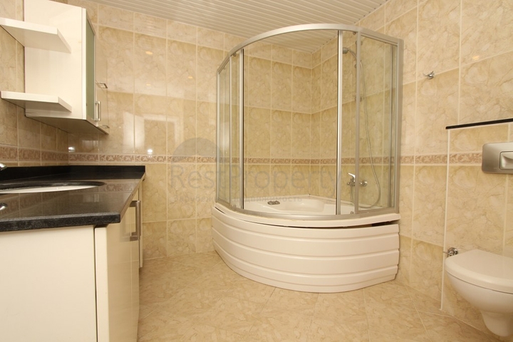 للبيع بشكل مستعجل - دوبلكس اربع غرق وصالة ضمن مجمع سكني في جيكجلي / الانيا 