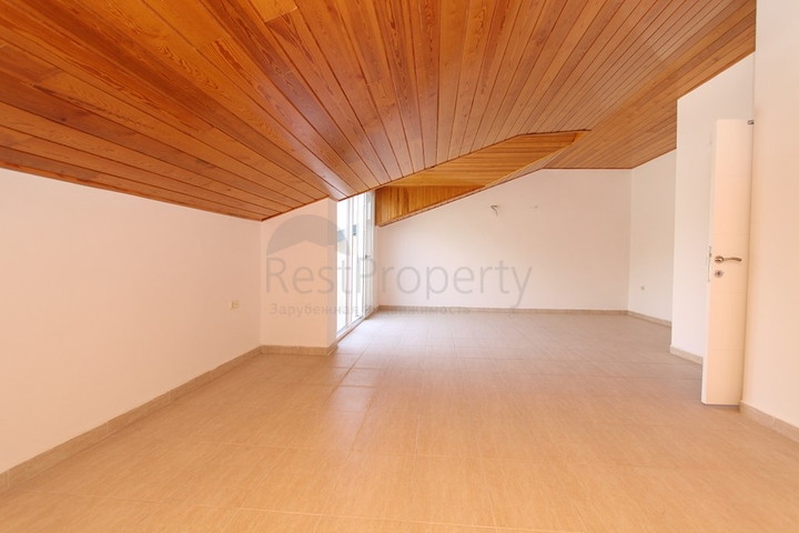 للبيع بشكل مستعجل - دوبلكس اربع غرق وصالة ضمن مجمع سكني في جيكجلي / الانيا 