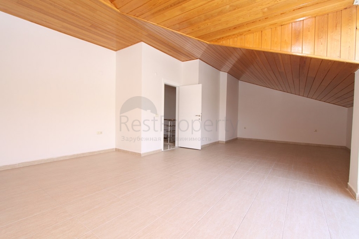 للبيع بشكل مستعجل - دوبلكس اربع غرق وصالة ضمن مجمع سكني في جيكجلي / الانيا 