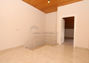 للبيع بشكل مستعجل - دوبلكس اربع غرق وصالة ضمن مجمع سكني في جيكجلي / الانيا 