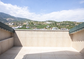 للبيع بشكل مستعجل - دوبلكس اربع غرق وصالة ضمن مجمع سكني في جيكجلي / الانيا 