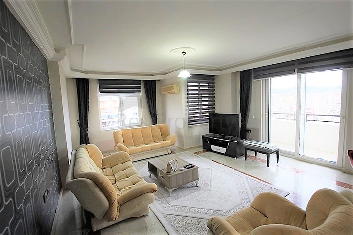 شقة عائلية واسعة - مفروشة - تصميم 1+3 - قريبة من الشاطئ في مهموتلار / الانيا 